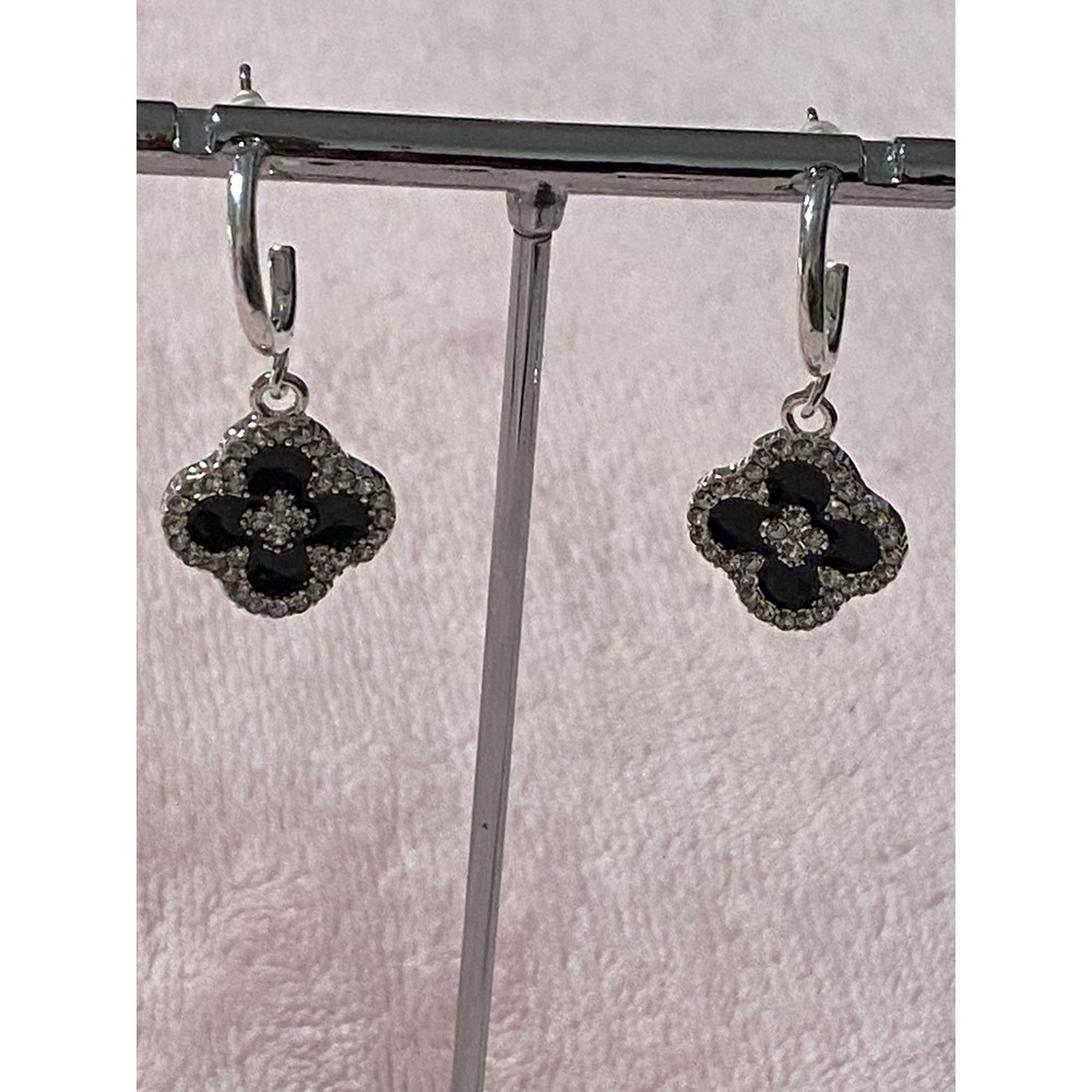 NWT Black & Clear Rhinestone Drop Leaf Clover Earrings Silver Tone By Belleza